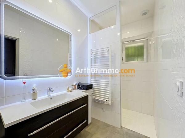 Location                                                      Maison
                        
                     5 pièces                      156 m2                     à Bourgoin-Jallieu