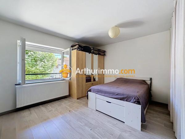 Location                                                      Maison
                        
                     5 pièces                      156 m2                     à Bourgoin-Jallieu