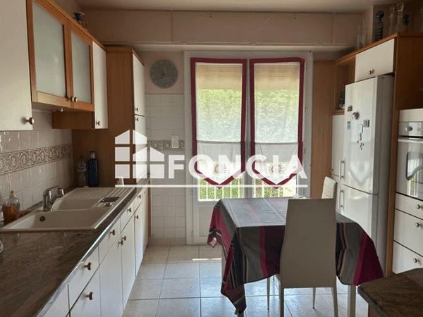 Location Appartement 5 pièces 151 m² - 24-26 RUE SOULT Tarbes 65000