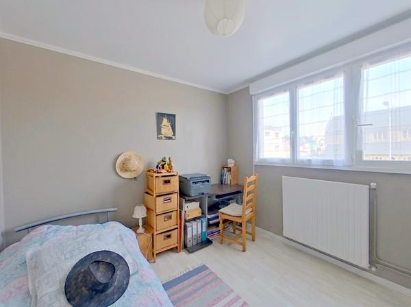 INVESTISSEMENT APPARTEMENT T3 A VENDRE BREST KERBONNE - LOCATAIRE EN PLACE - ASCENSEUR - TERRASSE - INVESTISSEMENT