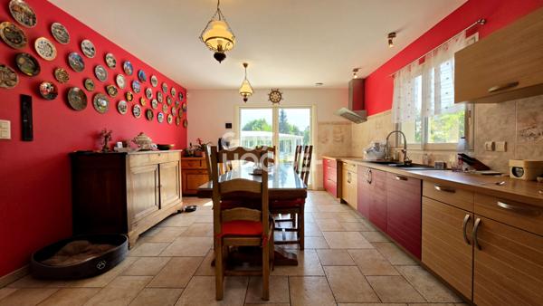 Maison d'exception à vendre à Etaules - 6 pièces, piscine chauffée, 370 m²