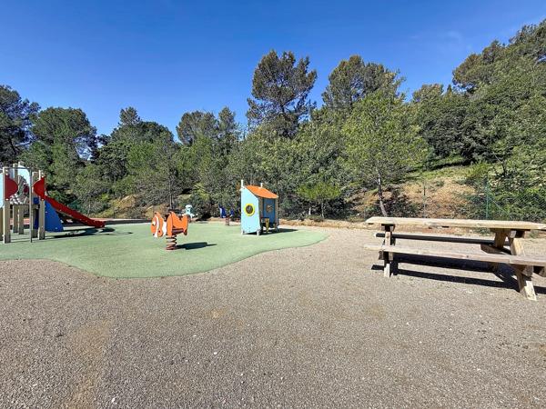 Jolie maison avec jardin