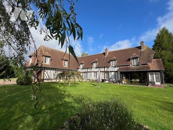 PROXIMITE IMMEDIATE DE THIBERVILLE BELLE PROPRIETE AVEC PISCINE DANS UN BEL ENVIRONNEMENT