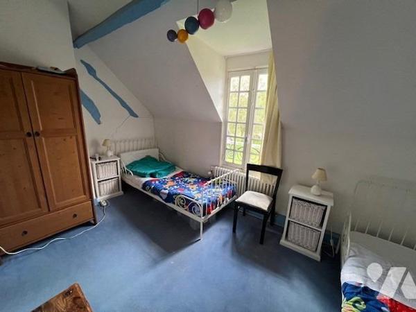 PROXIMITE IMMEDIATE DE THIBERVILLE BELLE PROPRIETE AVEC PISCINE DANS UN BEL ENVIRONNEMENT