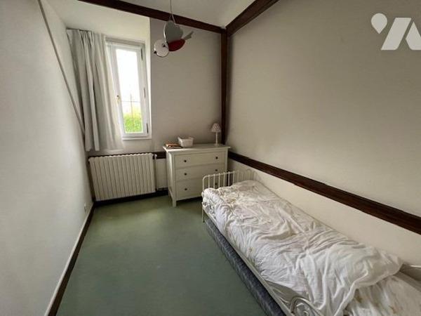 PROXIMITE IMMEDIATE DE THIBERVILLE BELLE PROPRIETE AVEC PISCINE DANS UN BEL ENVIRONNEMENT