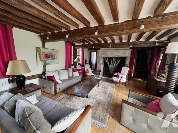 PROXIMITE IMMEDIATE DE THIBERVILLE BELLE PROPRIETE AVEC PISCINE DANS UN BEL ENVIRONNEMENT