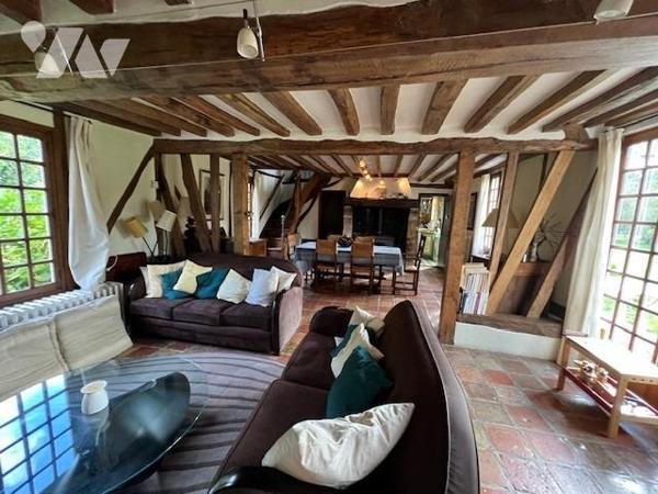 PROXIMITE IMMEDIATE DE THIBERVILLE BELLE PROPRIETE AVEC PISCINE DANS UN BEL ENVIRONNEMENT