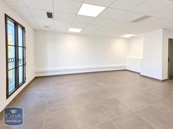 Local professionnel à louer 37m² Salon-de-Provence (13300)
