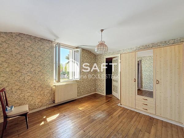 Maison des années 30 avec parc arboré et dépendances