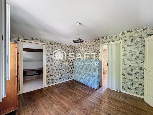 Maison des années 30 avec parc arboré et dépendances