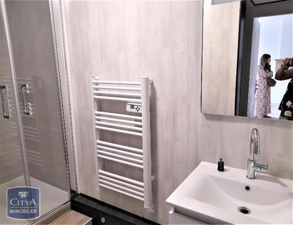 Appartement à louer 2 pièces 63.58m²