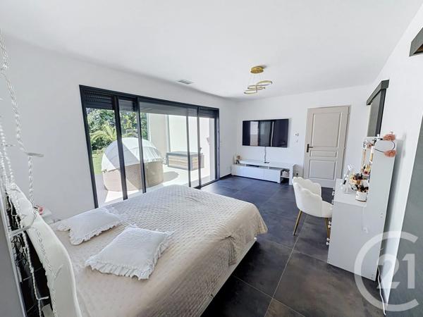 Maison à vendre  6 pièces - 260 m 2   FABREGUES  - 34