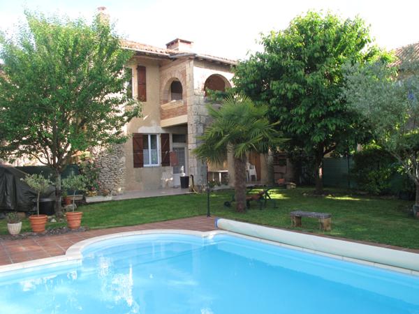 Mauvezin (32120) Maison en Pierre 270m² - 8 pièces - Jardin - Piscine