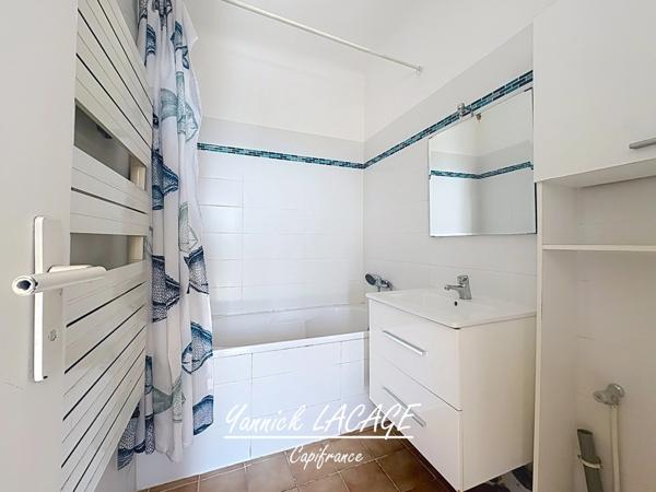 MARSEILLE 4e – T2 43 m² – 7e étage – Balcon filant – Vue panoramique