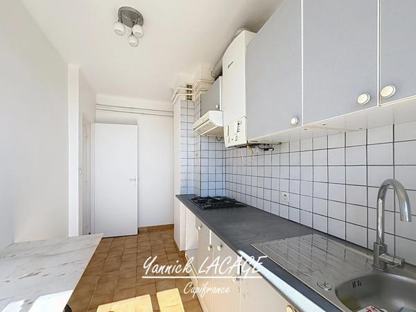 MARSEILLE 4e – T2 43 m² – 7e étage – Balcon filant – Vue panoramique