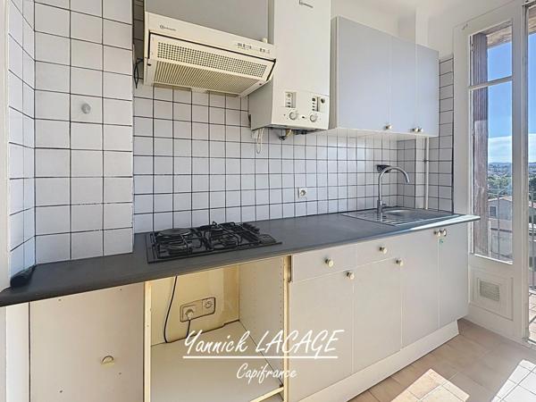 MARSEILLE 4e – T2 43 m² – 7e étage – Balcon filant – Vue panoramique