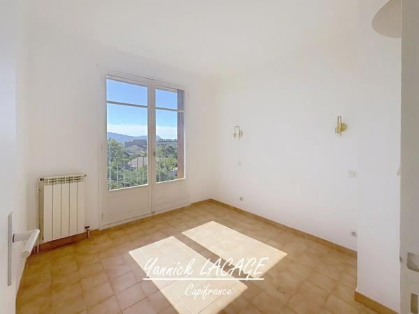 MARSEILLE 4e – T2 43 m² – 7e étage – Balcon filant – Vue panoramique