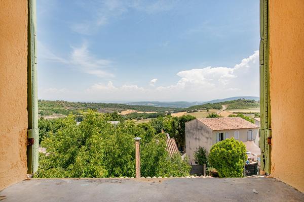 À 10 minutes de Forcalquier, un hôtel-restaurant de caractère où la vie prend tout son sens
