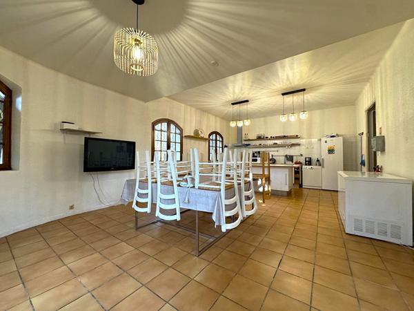 Maison 17 pièces 336 m2