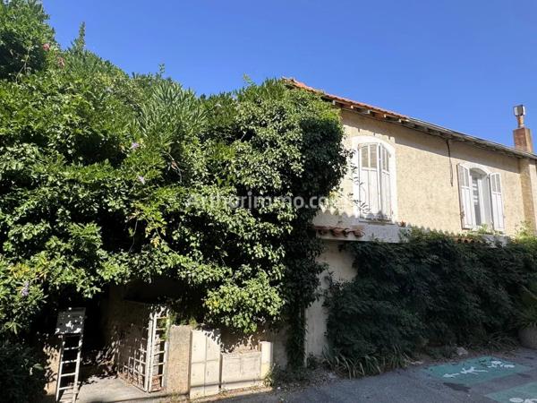 Vente                                                      Appartement
                        
                     3 pièces                      75 m2                     à Sainte-Maxime