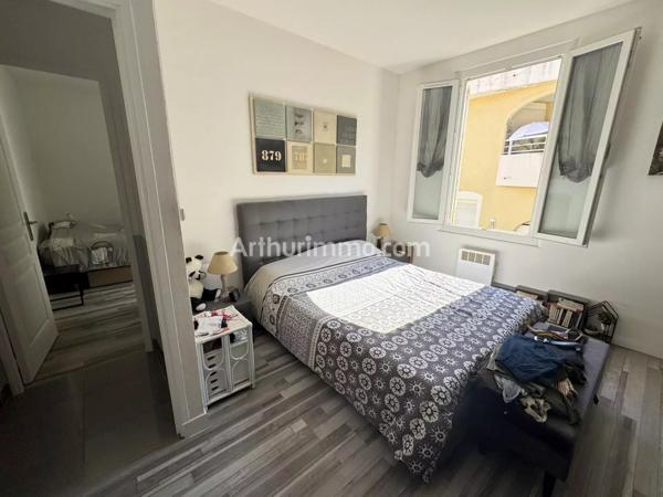 Vente                                                      Appartement
                        
                     3 pièces                      75 m2                     à Sainte-Maxime