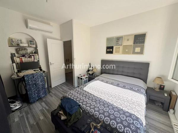 Vente                                                      Appartement
                        
                     3 pièces                      75 m2                     à Sainte-Maxime