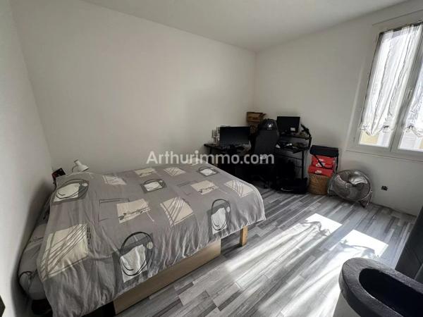 Vente                                                      Appartement
                        
                     3 pièces                      75 m2                     à Sainte-Maxime