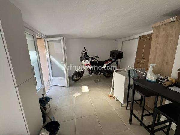 Vente                                                      Appartement
                        
                     3 pièces                      75 m2                     à Sainte-Maxime