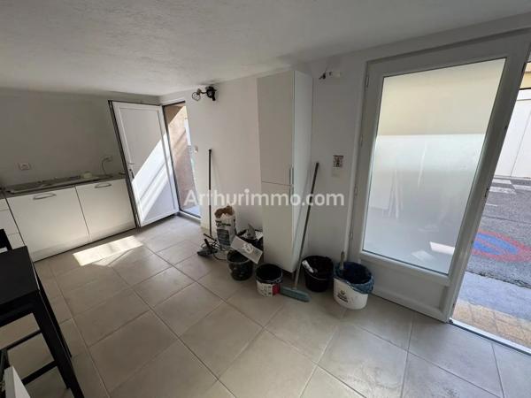 Vente                                                      Appartement
                        
                     3 pièces                      75 m2                     à Sainte-Maxime