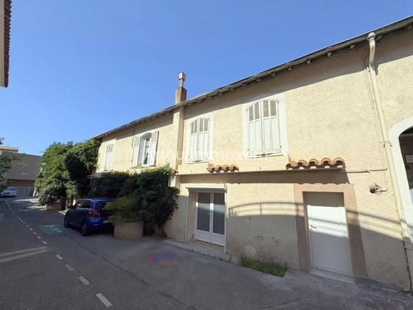 Vente                                                      Appartement
                        
                     3 pièces                      75 m2                     à Sainte-Maxime