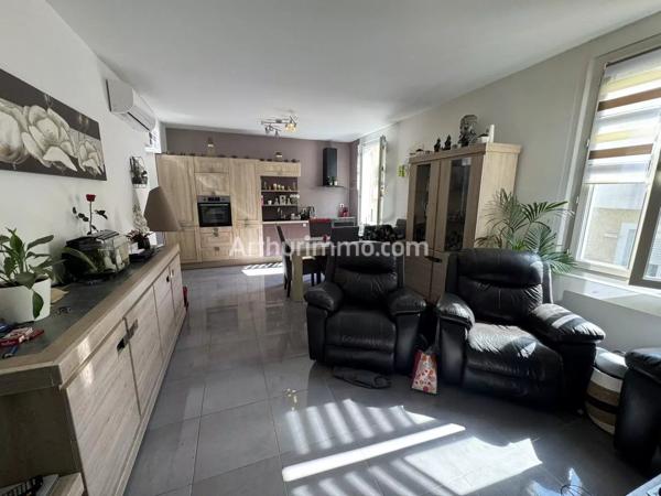 Vente                                                      Appartement
                        
                     3 pièces                      75 m2                     à Sainte-Maxime
