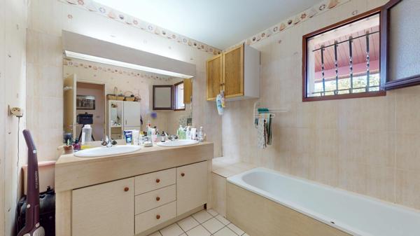 Maison 4 chambres avec garage !