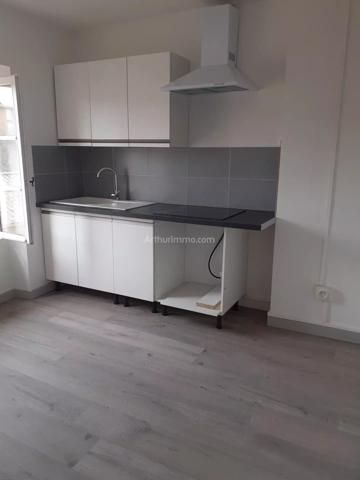 Location                                                      Appartement
                        
                     2 pièces                      44 m2                     à Aups