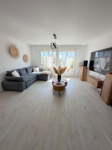 LANESTER Appartement 3 pièces entièrement rénové avec garage et cave , Lanester