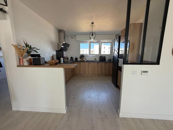 LANESTER Appartement 3 pièces entièrement rénové avec garage et cave , Lanester