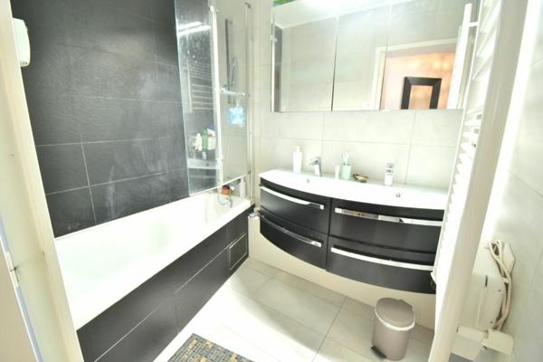 Appartement à louer    3 pièces • 70,07 m2 Lyon 8