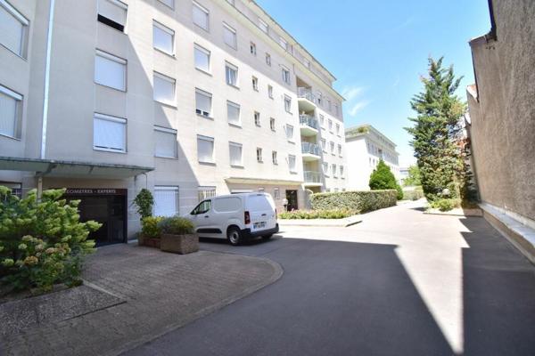 Appartement à louer    3 pièces • 70,07 m2 Lyon 8