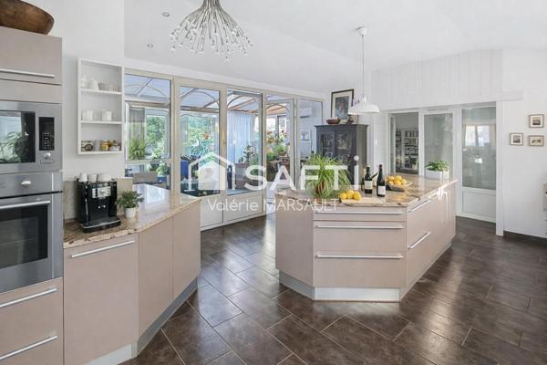 Maison familiale aux beaux volumes, à 5 min de Tours