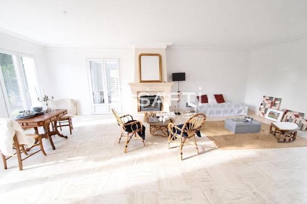 Maison familiale aux beaux volumes, à 5 min de Tours