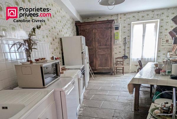 Propriété : maison de maitre avec ferme attenante + 5 hectares de prés