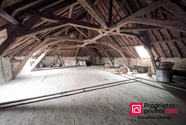 Propriété : maison de maitre avec ferme attenante + 5 hectares de prés