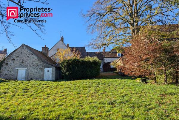 Propriété : maison de maitre avec ferme attenante + 5 hectares de prés