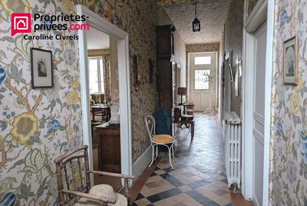 Propriété : maison de maitre avec ferme attenante + 5 hectares de prés