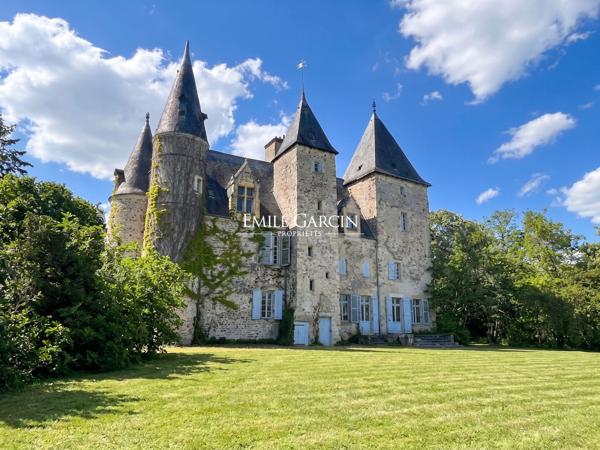 Château à vendre sur les hauteurs de la vallée du Cher