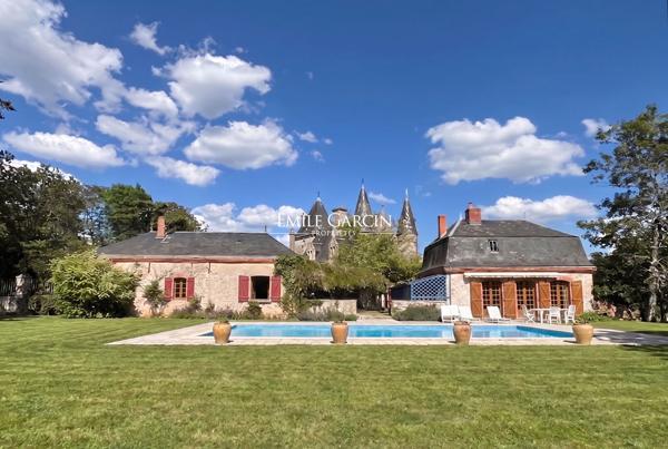 Château à vendre sur les hauteurs de la vallée du Cher