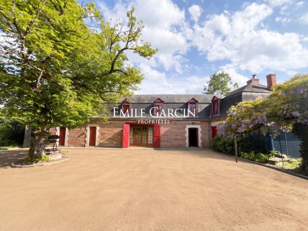 Château à vendre sur les hauteurs de la vallée du Cher