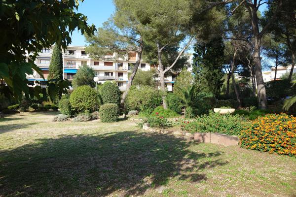 Appartement
         1 pièce
        - 27 m² 169 500 € *