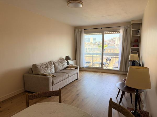 A louer - 75015 - Lecourbe - Studio - Balcon - 33.5 m² - location meublé