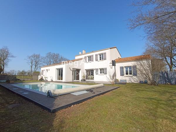 Maison à VENANSAULT, 85190 - 6 pièces 147m²