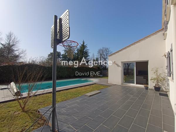 Maison à VENANSAULT, 85190 - 6 pièces 147m²